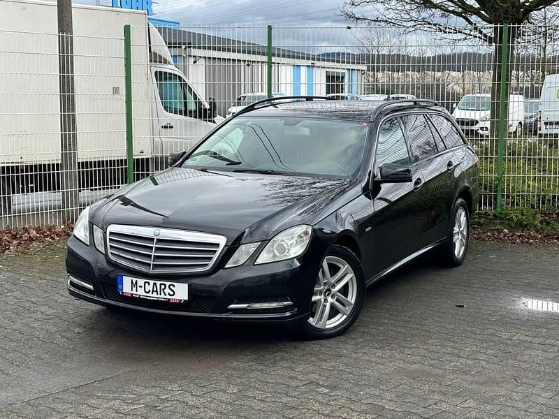 Gebraucht Mercedes E200 135 PS (99 kW) 2011 Schwarz Kombi
