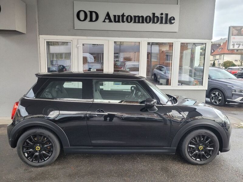 Schwarz Gebraucht 2021 Mini Cooper SE Classic Kleinwagen | 15.490 € (Fairer Preis) - Bild 1/4