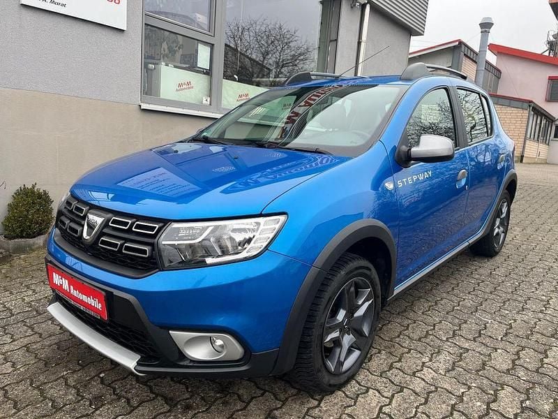 Gebraucht Dacia Sandero Celebration 90 PS (66 kW) 2018 Blau SUV