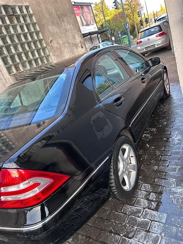 Gebraucht Mercedes C180 143 PS (105 kW) 2006 Schwarz Limousine