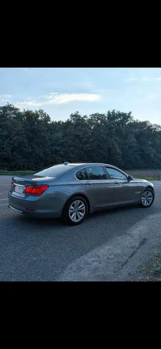 Gebraucht BMW 730 211 PS (155 kW) 2012 Silber Limousine