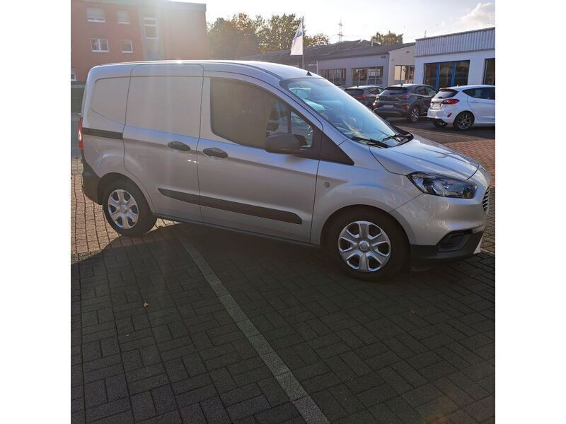 Gebraucht Ford Transit Trend 101 PS (74 kW) 2020 Polarsilber metallic (metallic) Van