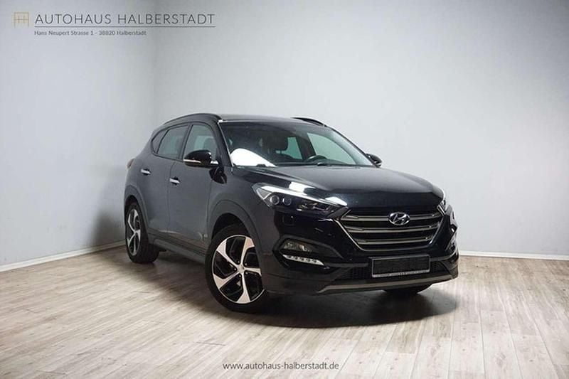 Schwarz (metallic) Gebraucht 2016 Hyundai Tucson SUV | 12.790 € (Superpreis) - Bild 1/3