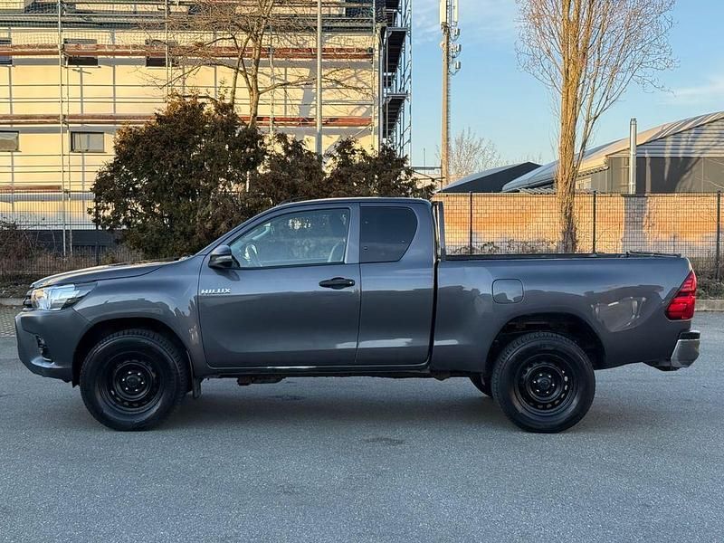 Gebraucht Toyota HiLux 150 PS (110 kW) 2019 Grau Abholung