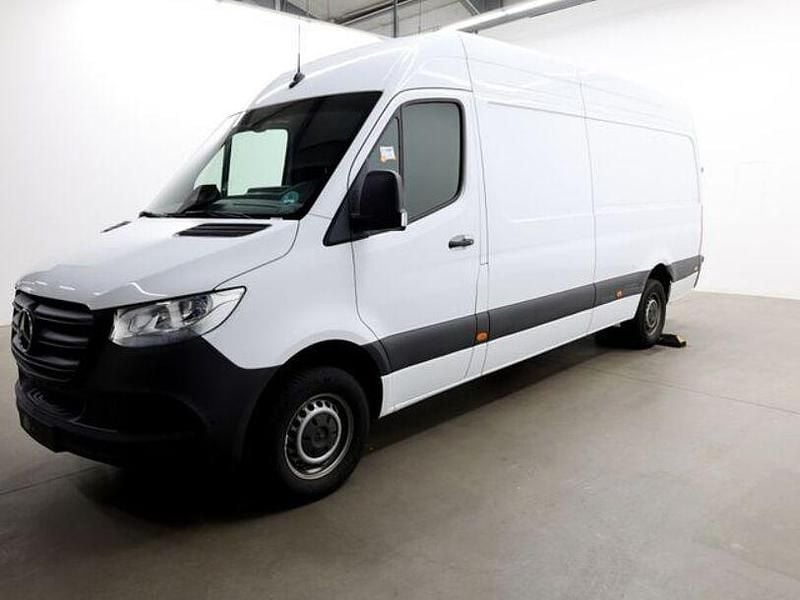 Gebraucht Mercedes Sprinter 170 PS (125 kW) 2025 Arktikweiss Van