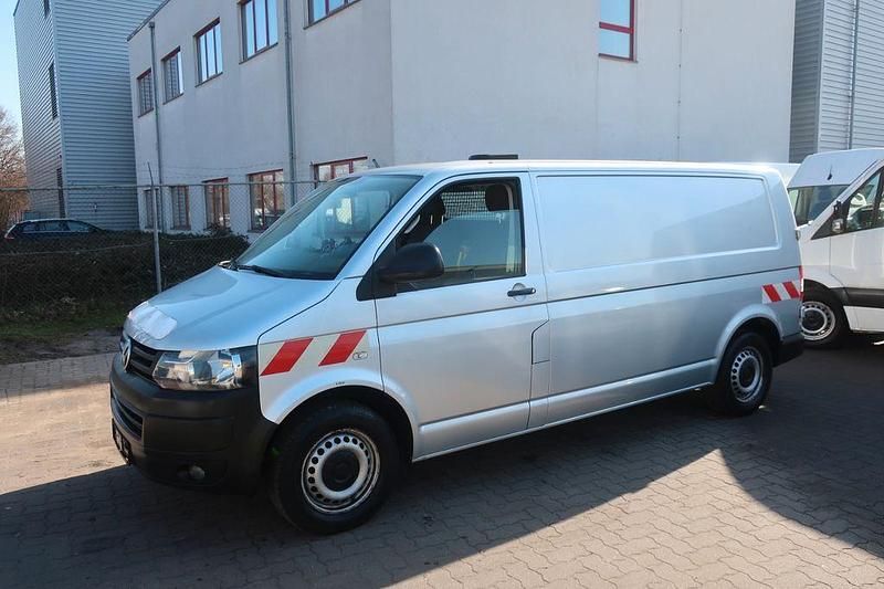 Second-hand VW T5 140 CP (102 kW) 2014 Argintiu Van