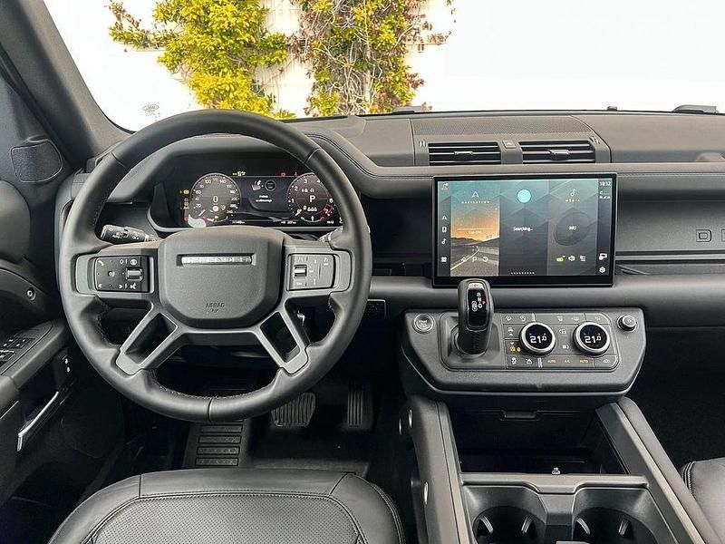 Gebraucht Land Rover Defender SE Dynamic 426 PS (313 kW) 2025 Grau SUV