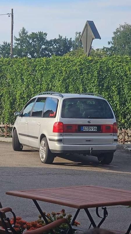 Gebraucht VW Sharan 110 PS (80 kW) 2000 Silber Van / Kleinbus