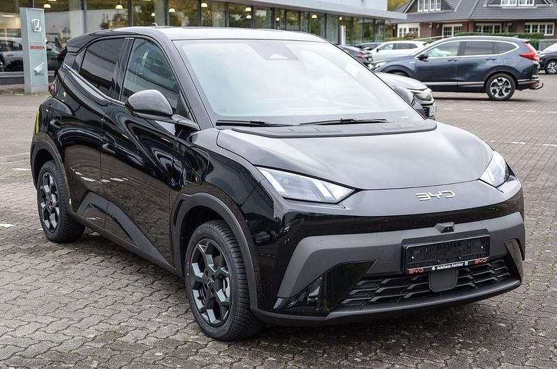 Schwarz Neu 2025 BYD Dolphin Comfort Kleinwagen | 26.450 € (Etwas zu teuer) - Bild 1/4