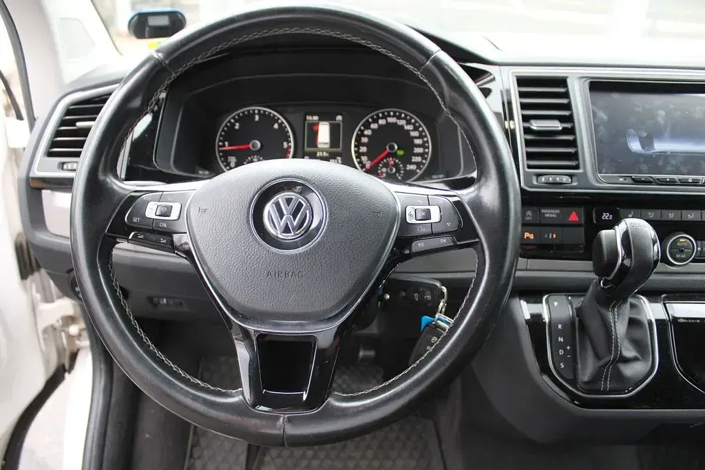 Gebraucht VW Multivan Generation Six 204 PS (150 kW) 2018 Grau weiss Van / Kleinbus