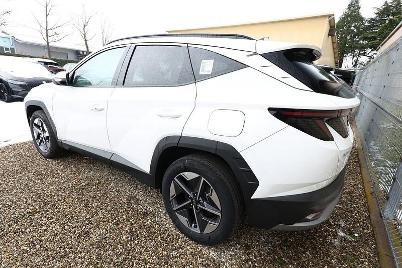 Neu Hyundai Tucson Trend 215 PS (158 kW) 2025 Serenity white mineraleffekt SUV