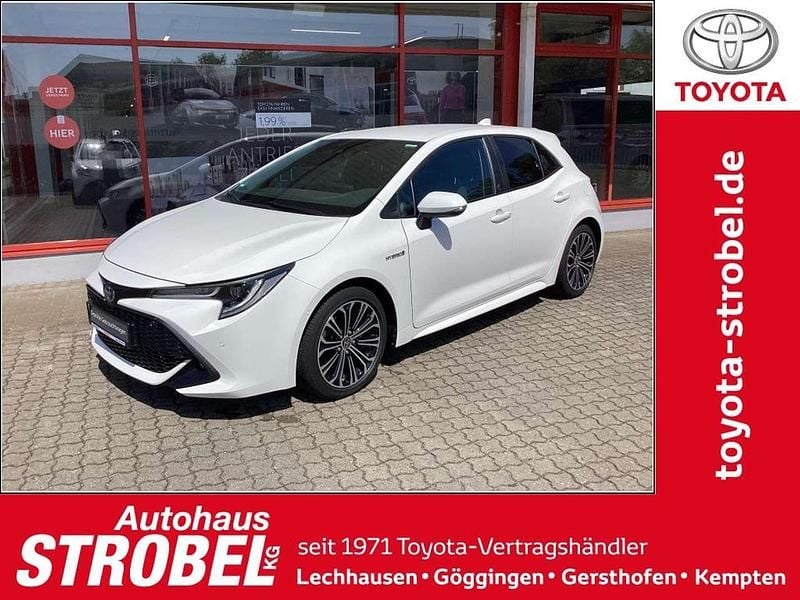 Schneeweiß Gebraucht 2021 Toyota Corolla Team Limousine | 19.490 € (Superpreis) - Bild 1/4