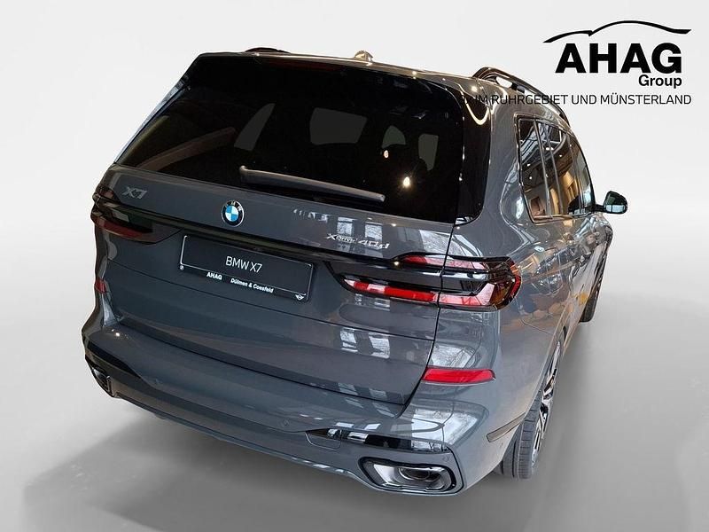 Neu BMW X7 Sport Line 352 PS (258 kW) 2026 Grau SUV