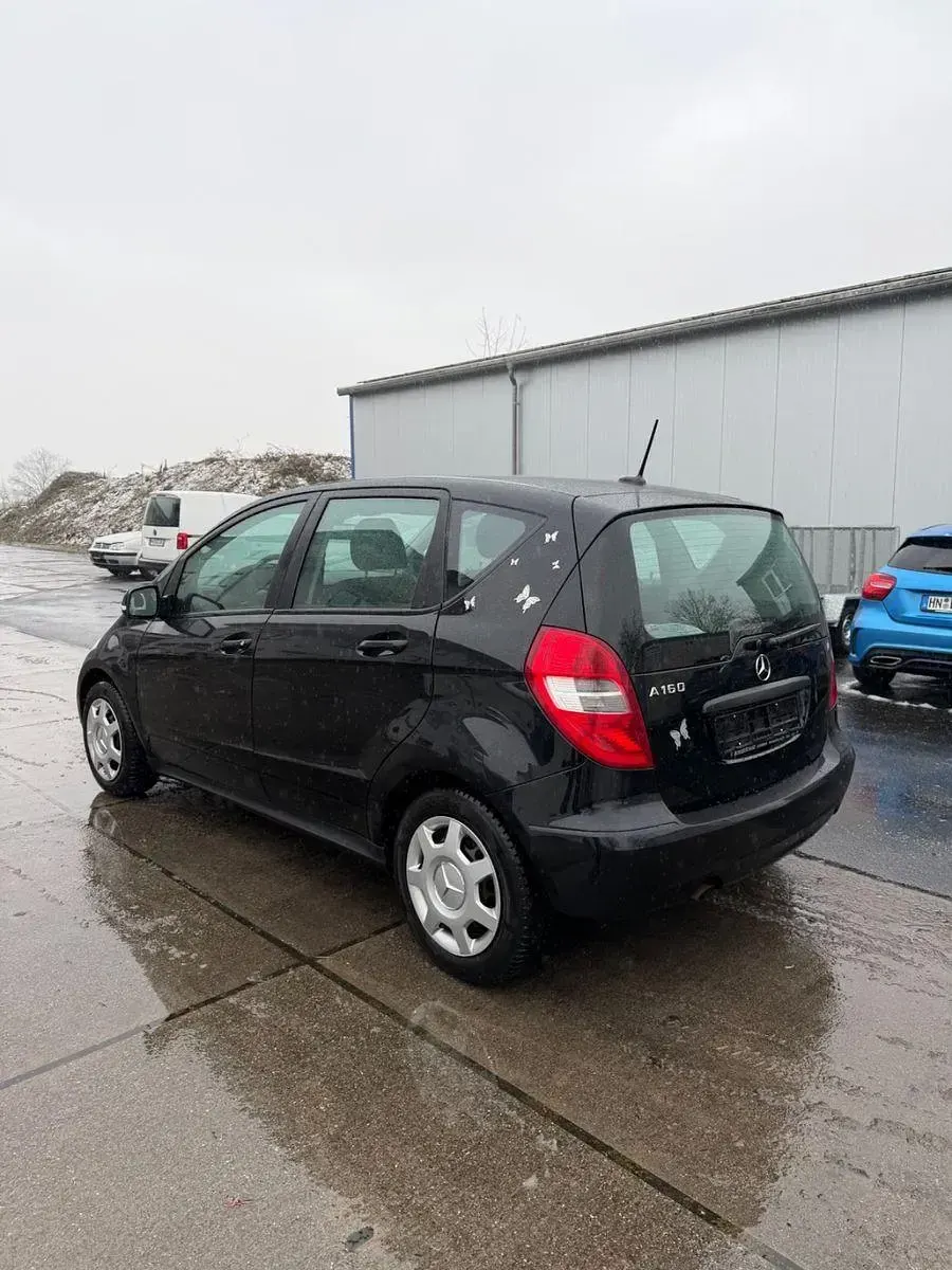 Gebraucht Mercedes A160 95 PS (69 kW) 2012 Schwarz Limousine