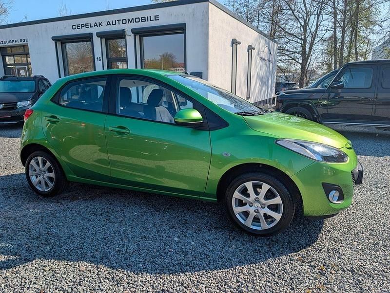 Second-hand Mazda 2 Edition 75 CP (55 kW) 2012 Verde Hatchback