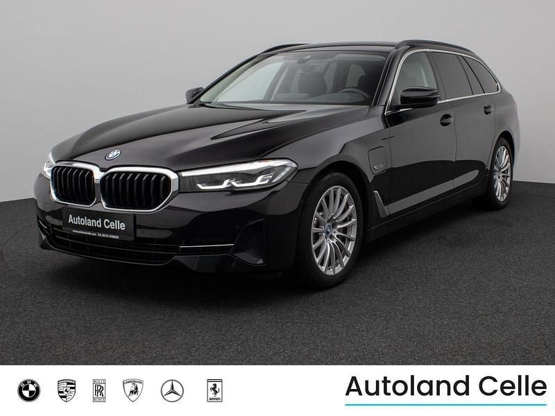 Schwarz Gebraucht 2021 BMW 530e Sport Line Kombi | 25.999 € (Superpreis) - Bild 1/4