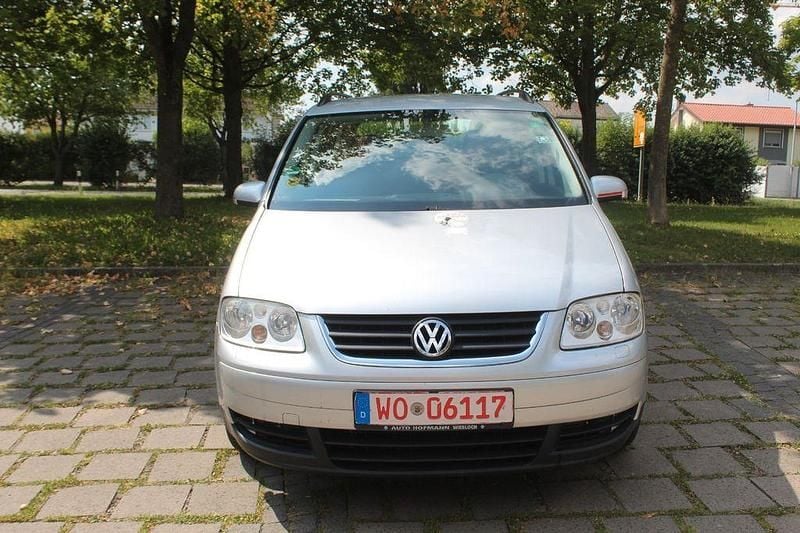 Silber Gebraucht 2006 VW Touran Trendline Van / Kleinbus | 2.390 € (Fairer Preis) - Bild 1/4