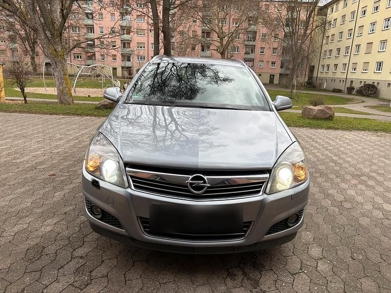 Gebraucht Opel Astra 179 PS (131 kW) 2010 Grau Kombi