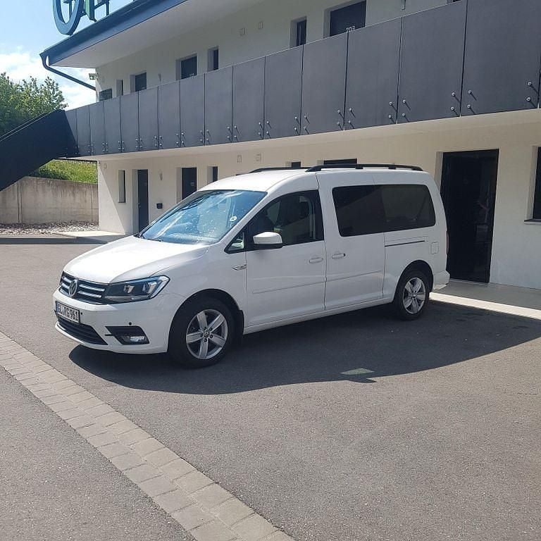Weiß Gebraucht 2019 VW Caddy Maxi Comfortline Van / Kleinbus | 11.900 € (Superpreis) - Bild 1/4