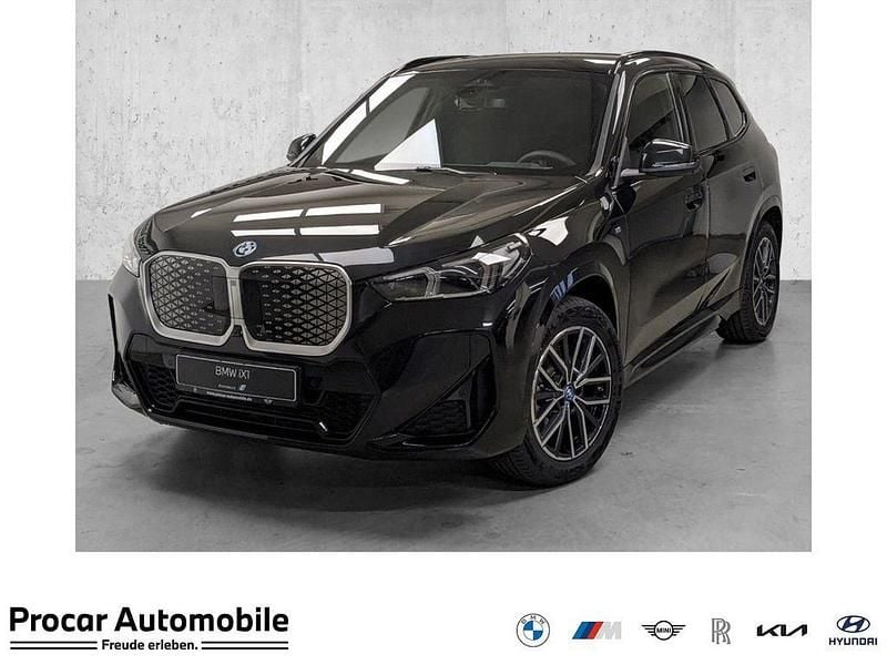 Neu BMW iX1 Comfort Edition 230 kW (313 PS) 2025 Black sapphire SUV