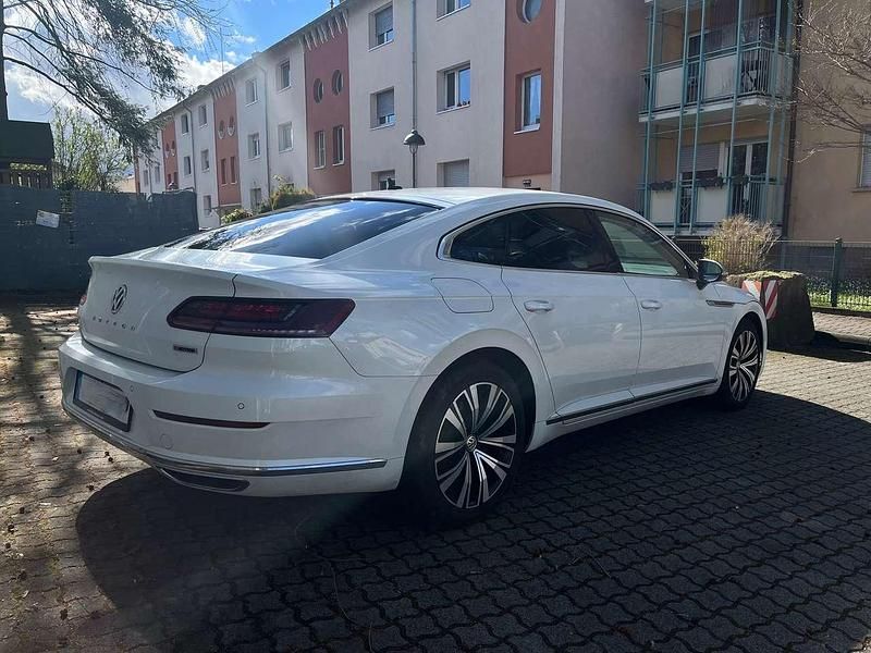 Gebraucht VW Arteon Elegance 239 PS (175 kW) 2018 Weiß Coupé