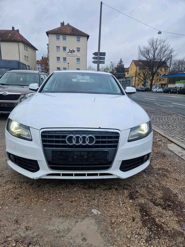 Weiß Gebraucht 2011 Audi A4 Kombi | 3.200 € (Superpreis) - Bild 1/4
