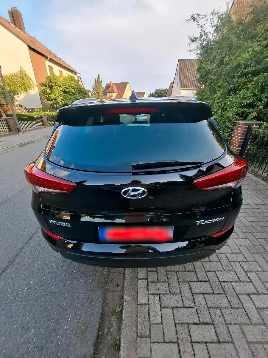 Gebraucht Hyundai Tucson Trend 132 PS (97 kW) 2016 Schwarz SUV