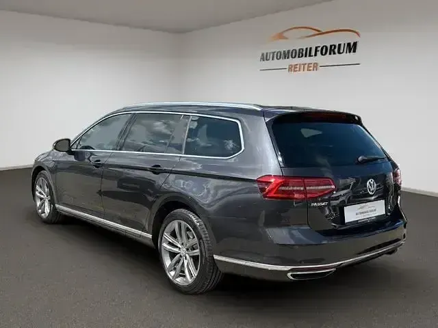 Gebraucht VW Passat Highline 190 PS (139 kW) 2019 Grau Kombi