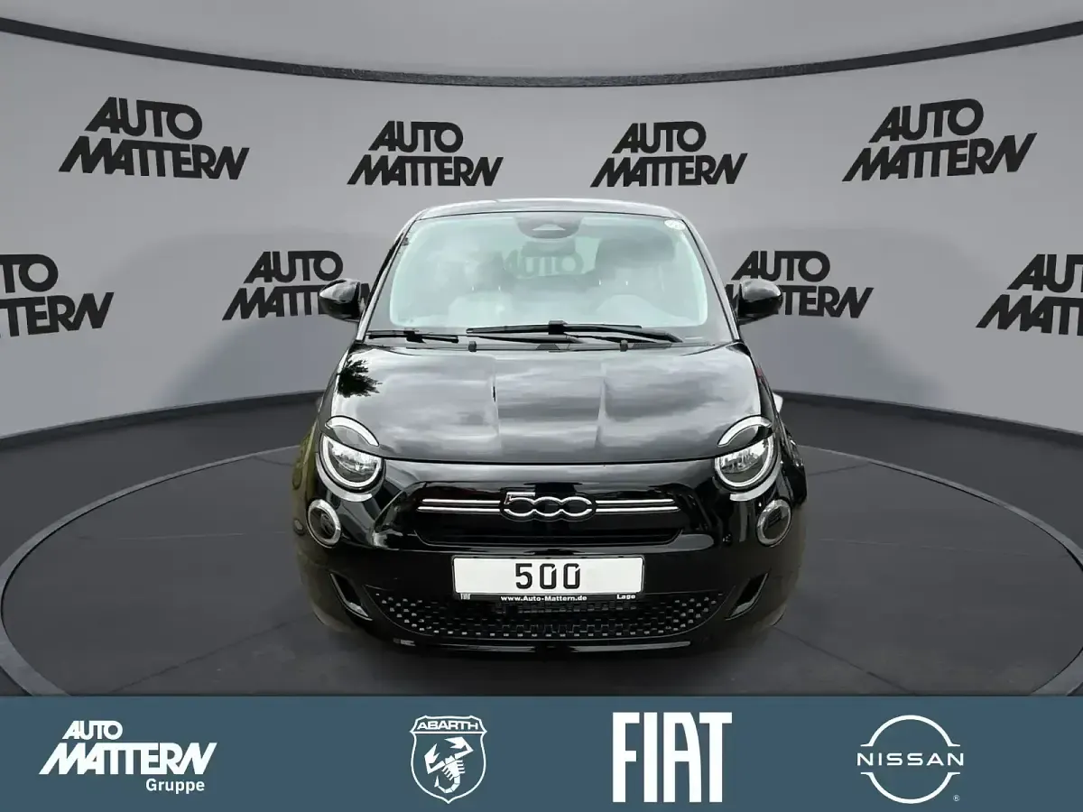 Neu Fiat 500 Icon 65 PS (47 kW) 2026 Schwarz Limousine