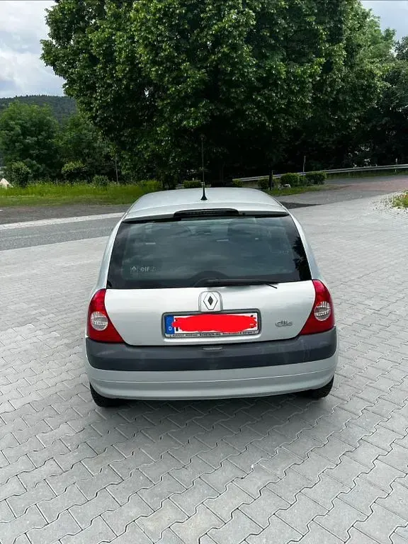 Gebraucht Renault Clio II 75 PS (55 kW) 2004 Silber Limousine