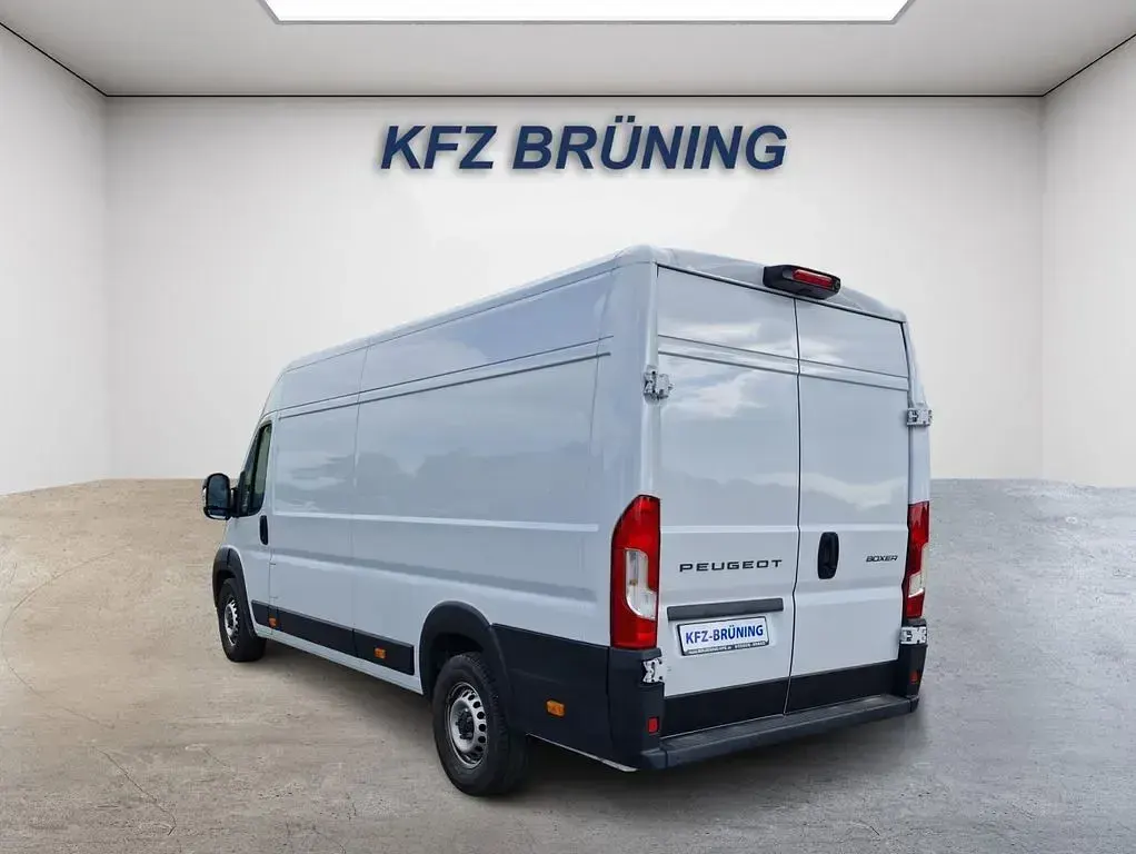 Gebraucht Peugeot Boxer 140 PS (102 kW) 2024 Weiß Van