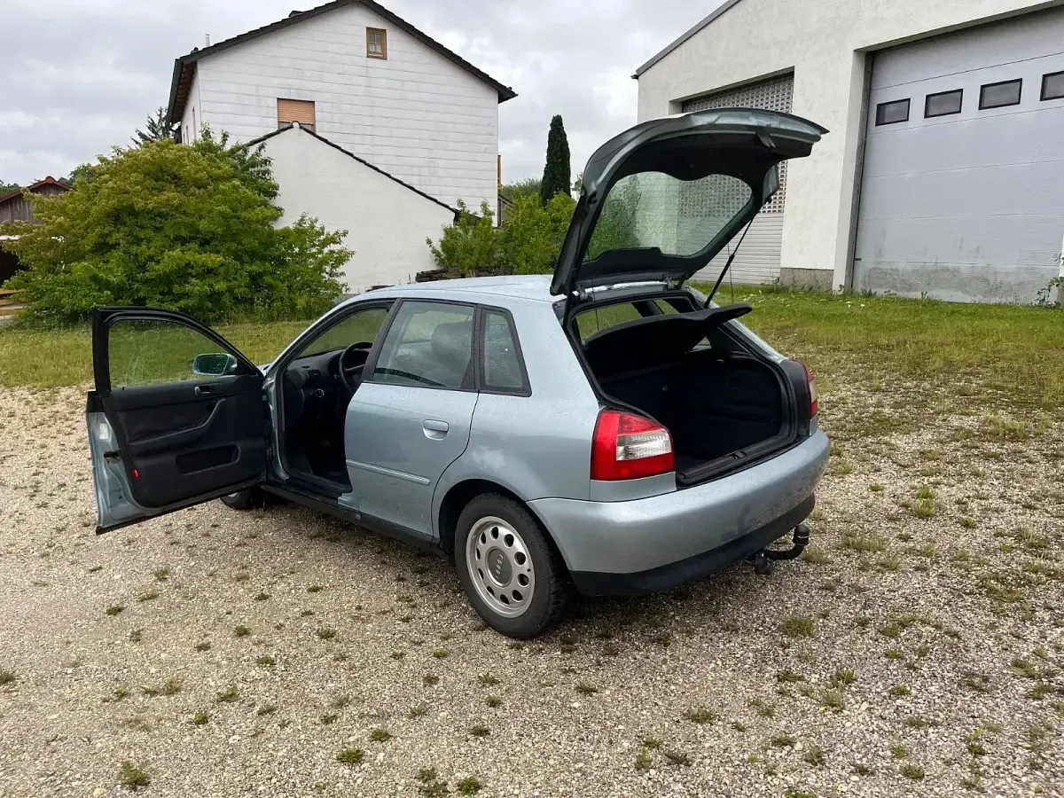 Gebraucht Audi A3 102 PS (75 kW) 2001 Blau Kleinwagen