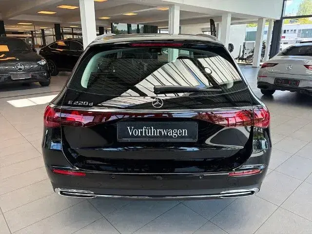Gebraucht Mercedes E220 197 PS (144 kW) 2026