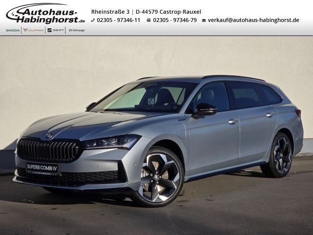 Blau Gebraucht 2022 Skoda Superb SportLine Kombi | 52.990 € - Bild 1/3