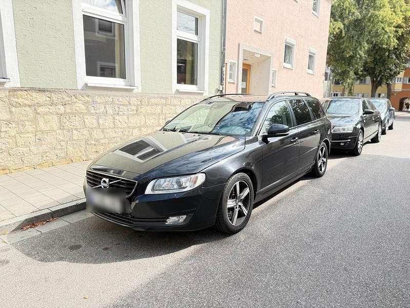 Schwarz Gebraucht 2014 Volvo V70 Kombi | 11.500 € (Etwas zu teuer) - Bild 1/4