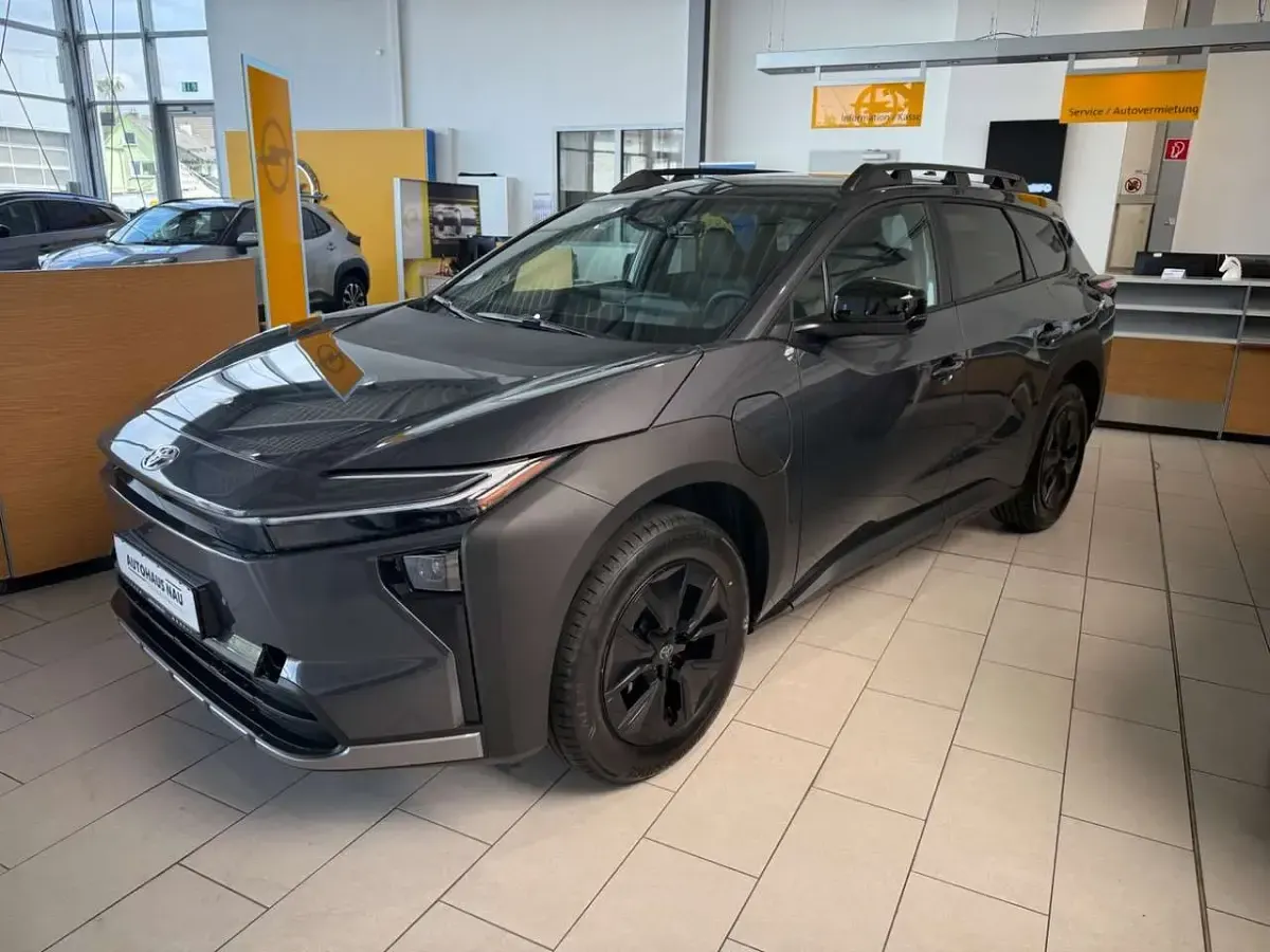 Neu Toyota bZ4X 164 kW (224 PS) 2026 Magnetite gray metallic SUV