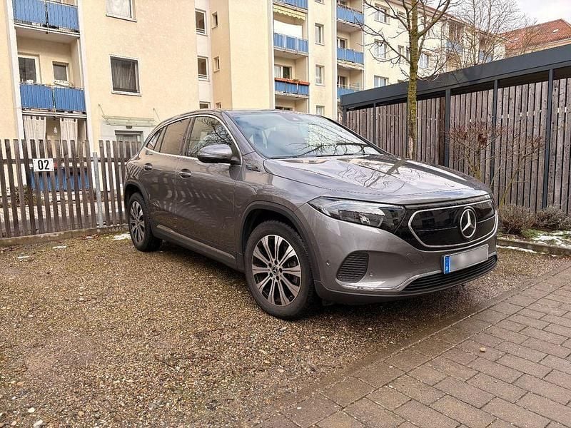 Gebraucht Mercedes EQA250+ 139 kW (190 PS) 2022 Grau SUV