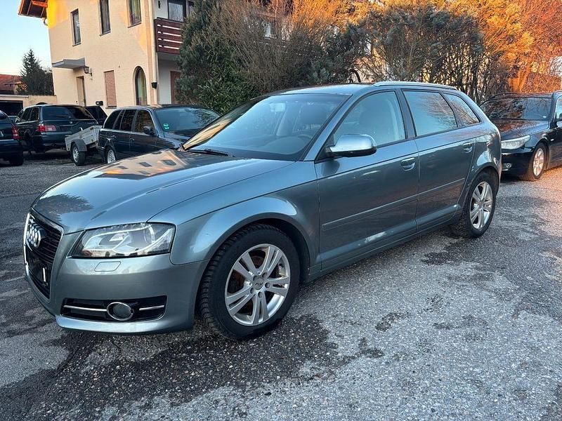 Gebraucht Audi A3 Ambition 105 PS (77 kW) 2010 Grau Kleinwagen
