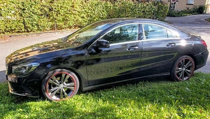 Schwarz Gebraucht 2017 Mercedes CLA180 Limousine | 17.600 € (Guter Preis) - Bild 1/4