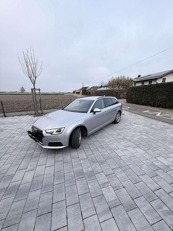Gebraucht Audi A4 Basis 150 PS (110 kW) 2017 Grau Kombi