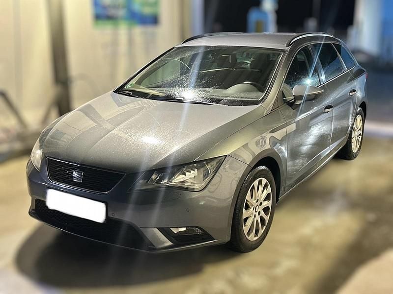 Grau Gebraucht 2015 Seat Leon ST Kombi | 6.750 € (Superpreis) - Bild 1/4