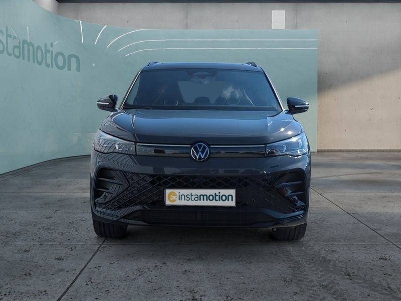 Grau Gebraucht 2024 VW Tiguan R SUV | 49.550 € (Teuer) - Bild 1/4