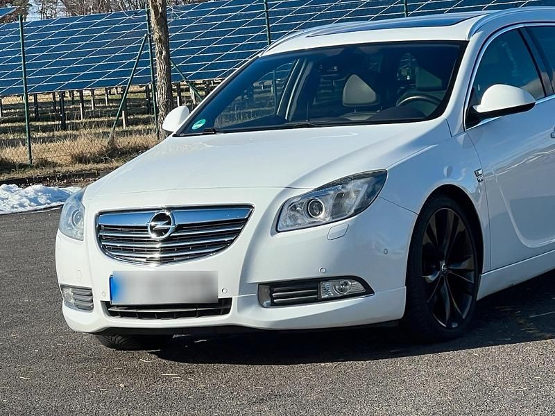 Gebraucht Opel Insignia OPC 163 PS (119 kW) 2013 Weiß Kombi