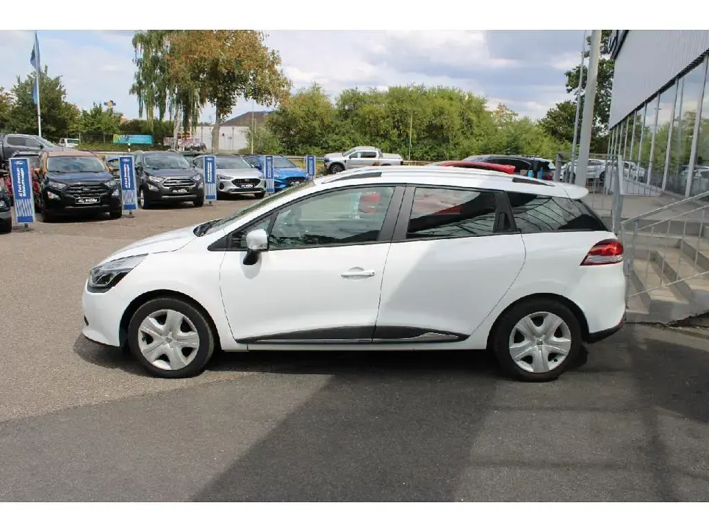 Gebraucht Renault Clio GrandTour Dynamique 90 PS (66 kW) 2016 Gletscherweiss Kombi