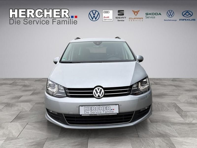 Gebraucht VW Sharan Comfortline 150 PS (110 kW) 2021 Silber Van / Kleinbus