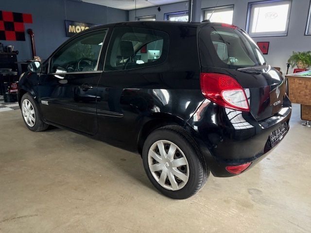 Gebraucht Renault Clio III 75 PS (55 kW) 2012 Schwarz Kleinwagen