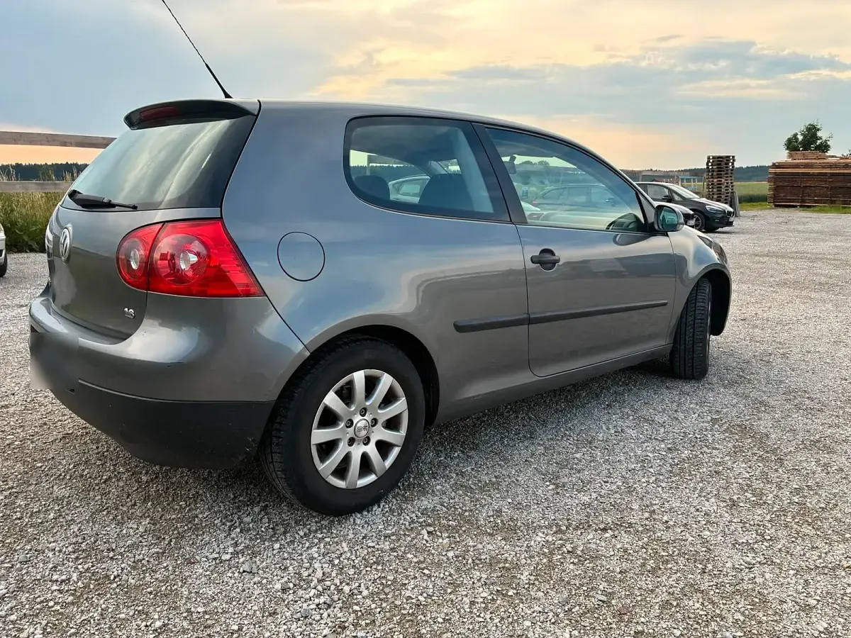 Gebraucht VW Golf V 102 PS (75 kW) 2005 Kleinwagen