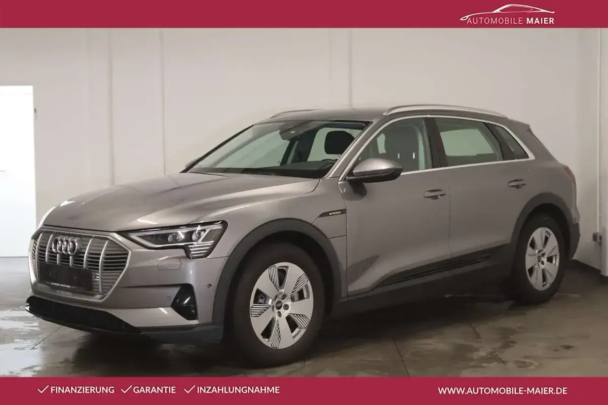 Gebraucht Audi e-tron 300 kW (408 PS) 2021 Taifungrau metallic SUV