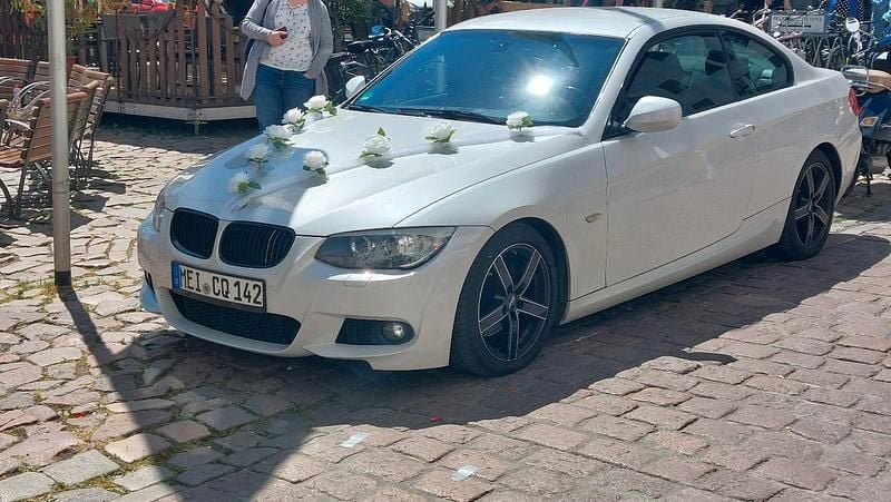 Weiß Gebraucht 2013 BMW 320 Coupé | 7.000 € (Fairer Preis) - Bild 1/2