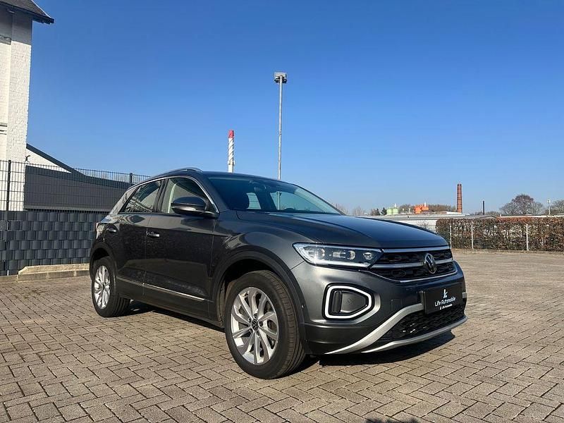Gebraucht VW T-Roc Style 150 PS (110 kW) 2022 Grau SUV